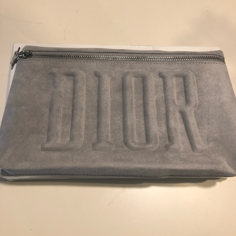 Cosmetic bag